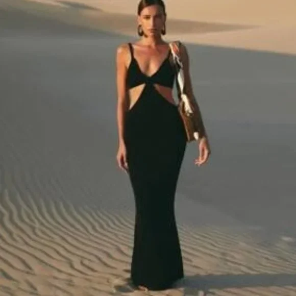 BLACK BODYCON CUT OUT SLPIT HEM MAXI DRESS - Picture 1 of 13